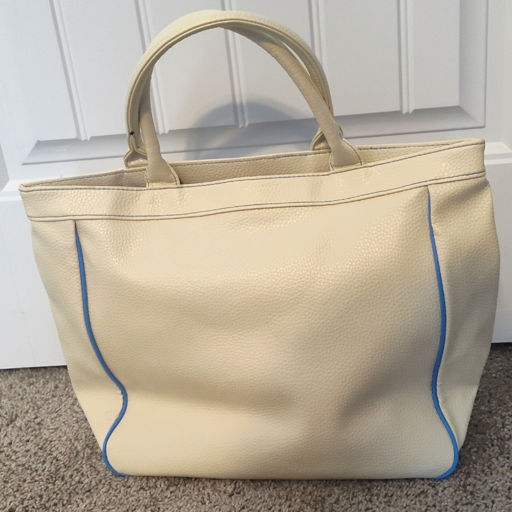 Estee Lauder bag - Picture 2 of 9